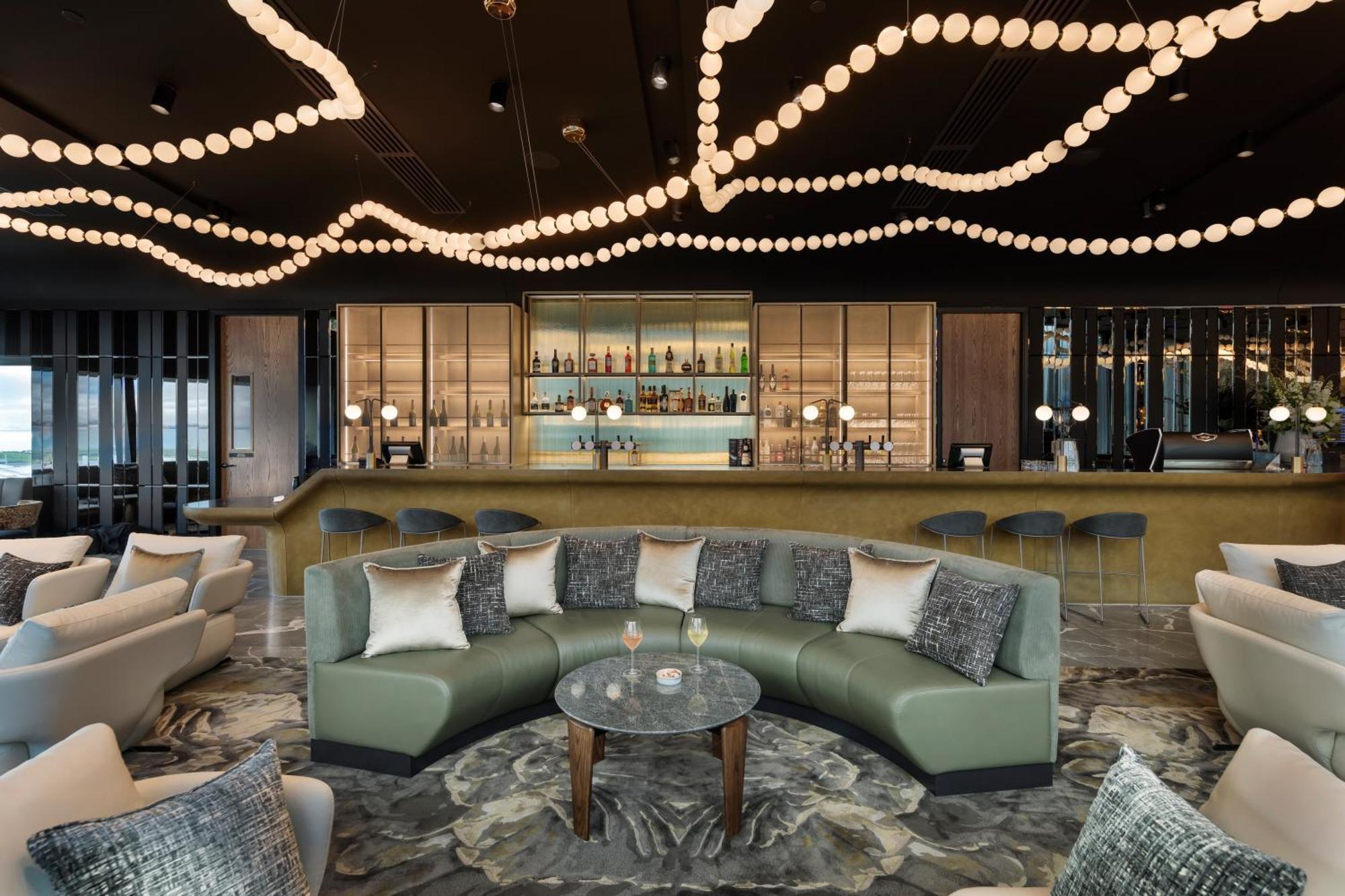 Pullman Auckland Airport Hotell Eksteriør bilde The bar at the 101 lounge